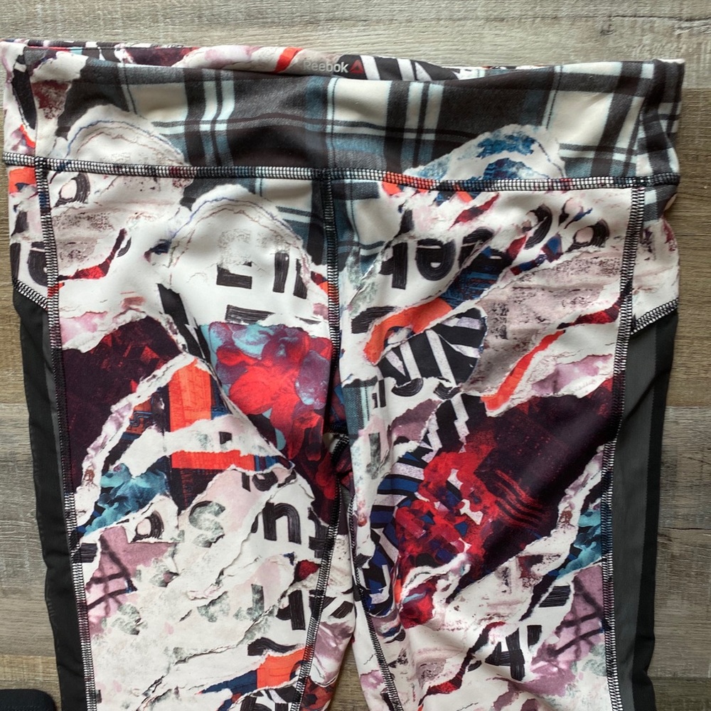 🧜♀️ Reebok Capri Leggings - Picture 3 of 5